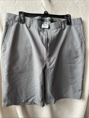 IZOD Men's Gray Performance Stretch Shorts size 36